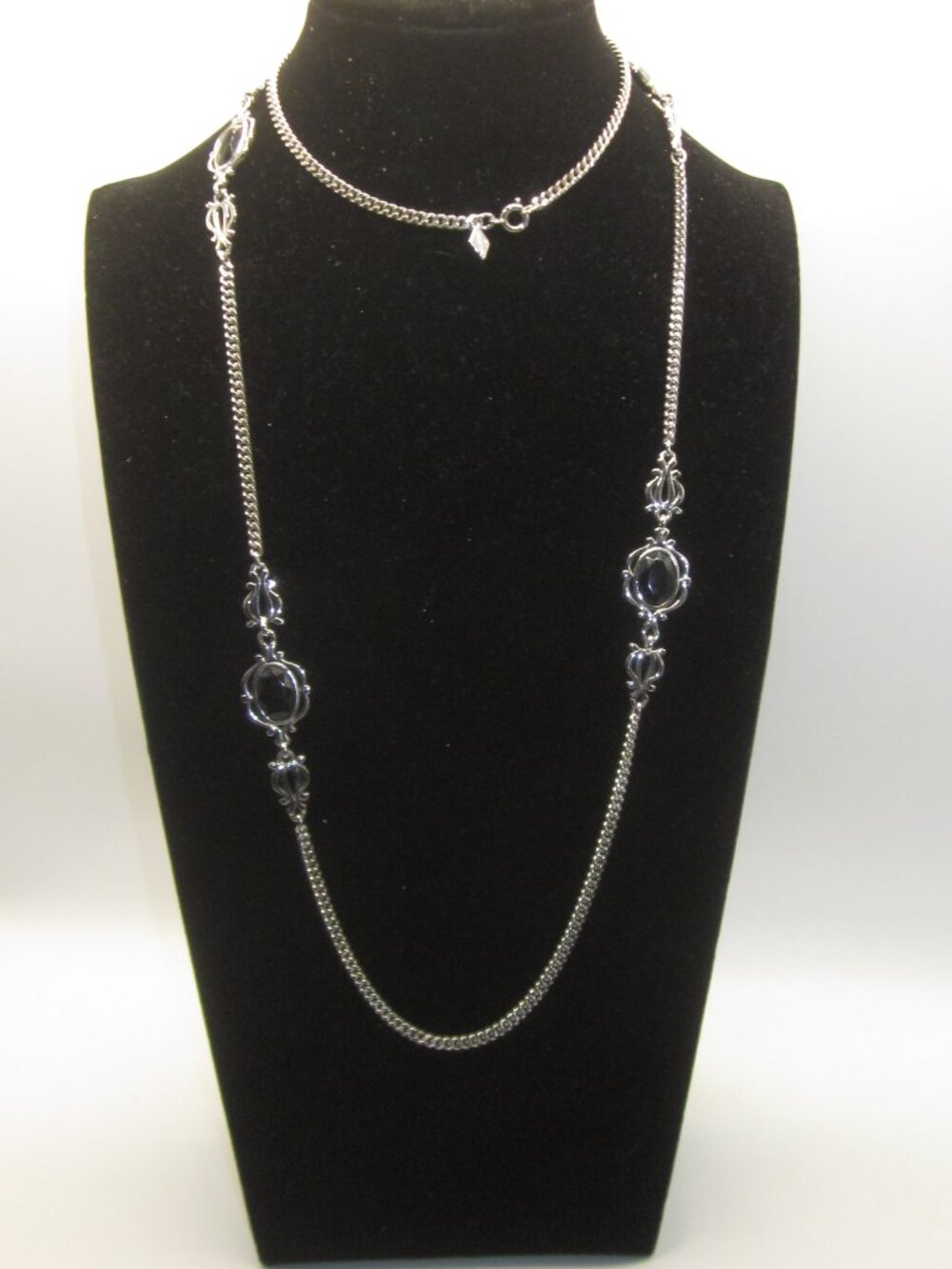 Sarah Coventry Black and Silver Tone Necklace